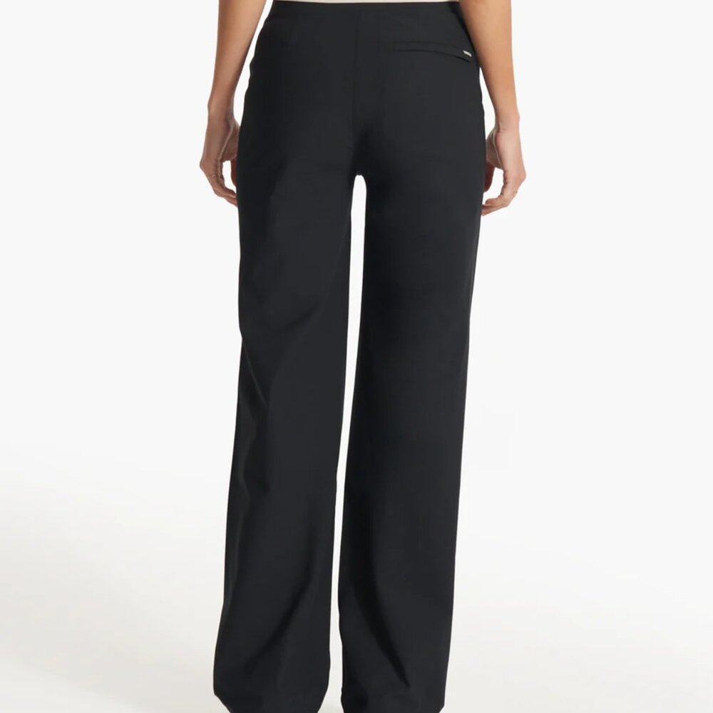 Vuori Women's Wide Leg Pants in Black - Picture 3 of 9